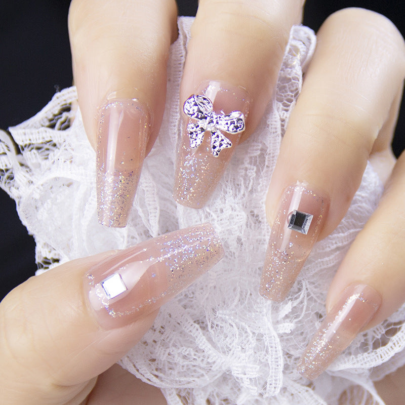 Kunstvolle Nagelverlängerungen mit Blumendesign Brehn