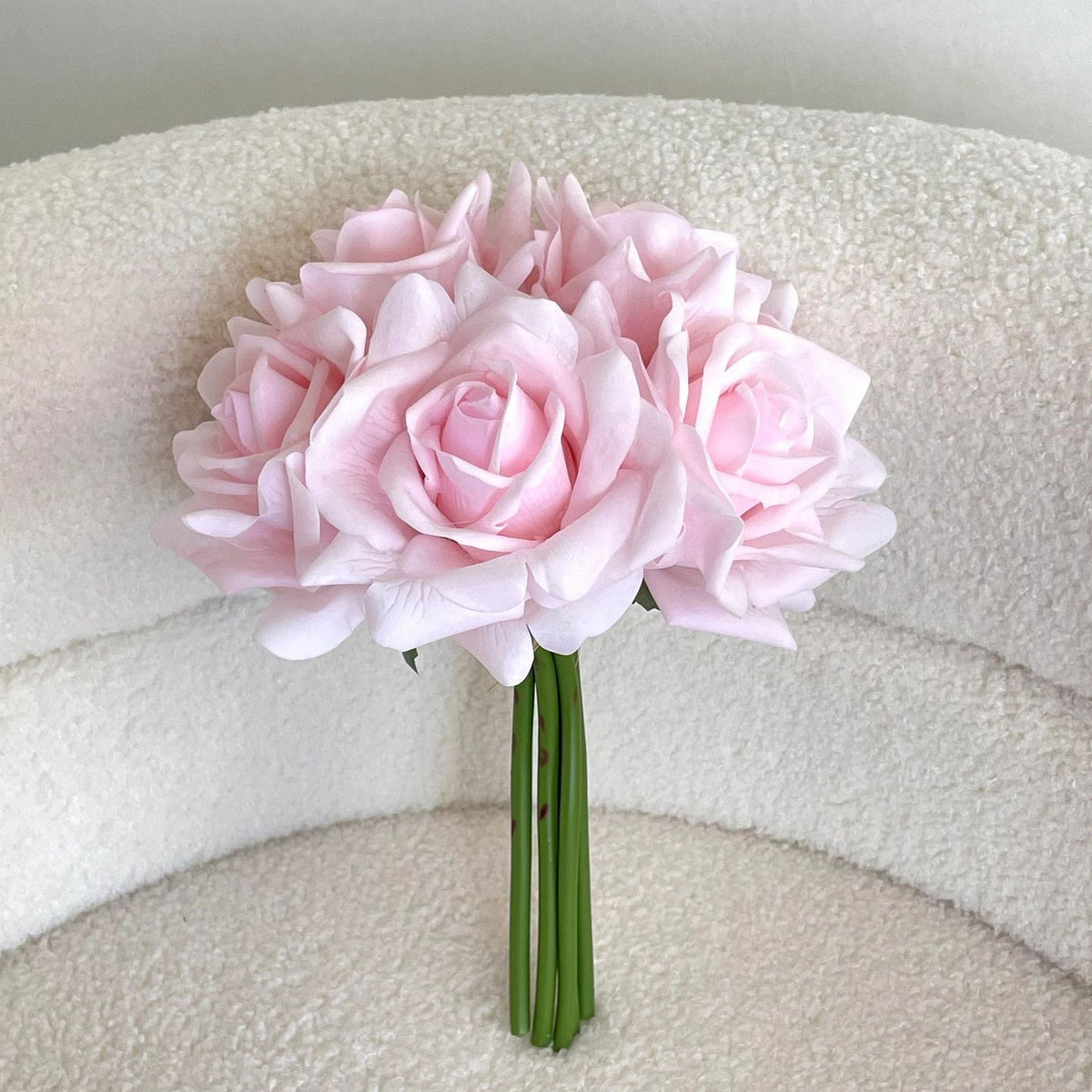 Romantisches Faux-Rosen-Bouquet