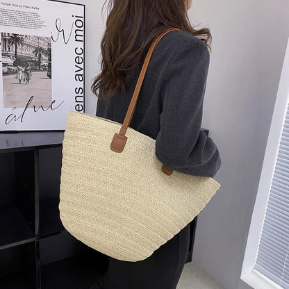 Handgefertigte Strandtasche Aus Natürlichem Material mit Robusten Griffen Brehn