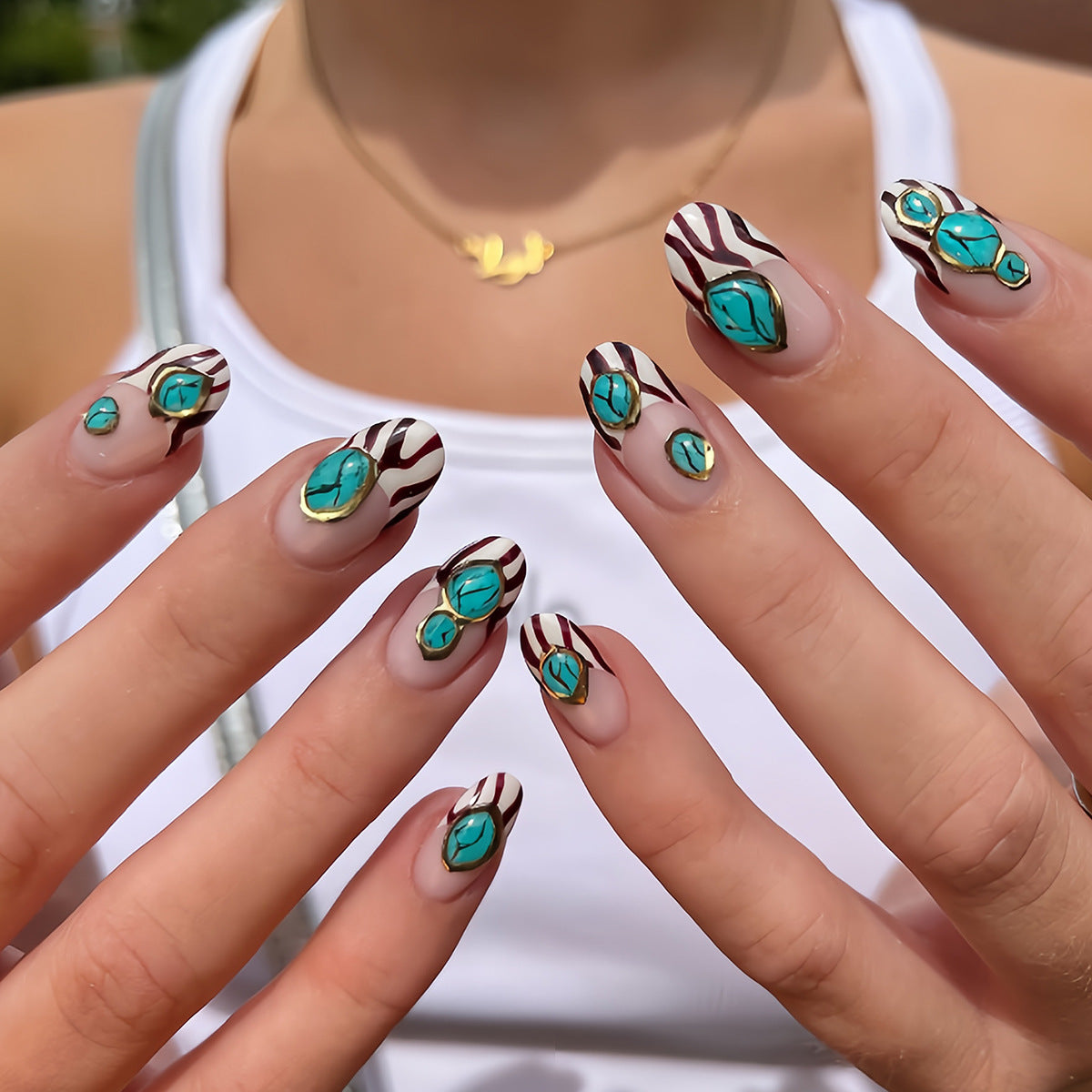 Künstliche Nägel mit Außergewöhnlichem Design Brehn