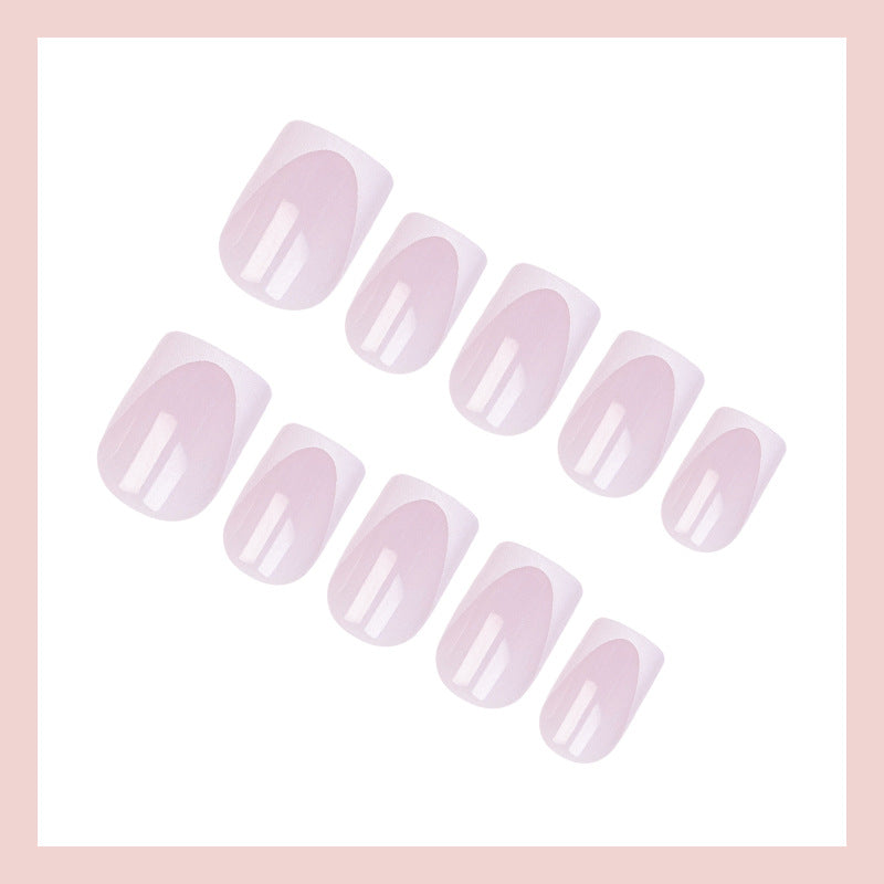 Kunstnagelset mit elegantem French-Tipp Design Brehn