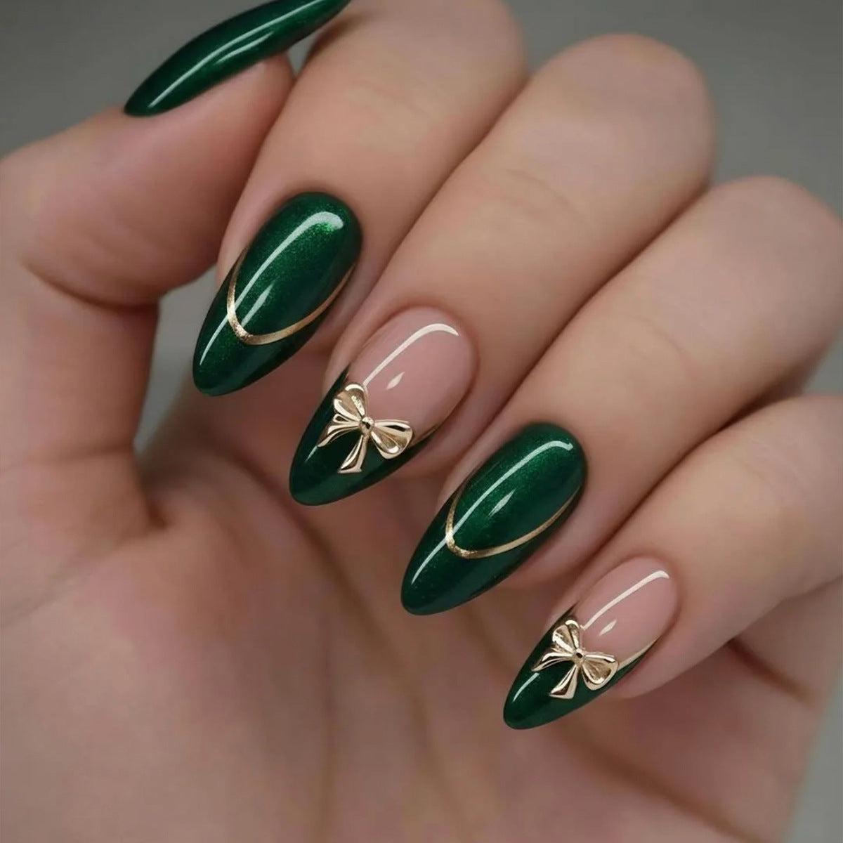 Elegante Stiletto-Gel-Nagelkunstverlängerungen mit dekorativen Schleifen Brehn