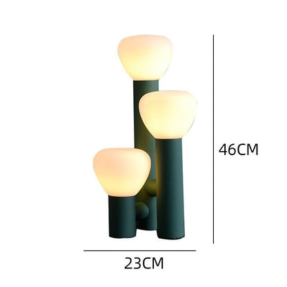 Moderne Stehlampe mit Dreibein