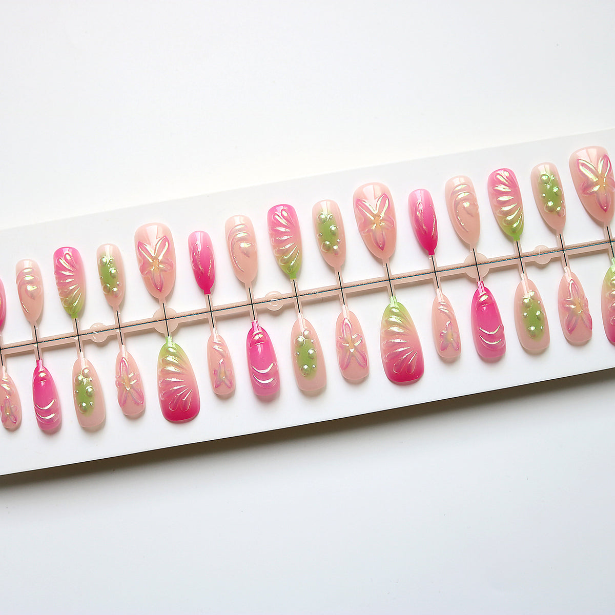Künstlerische Nagelkunst Brehn