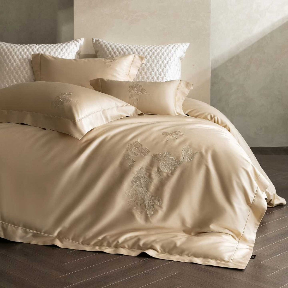 Luxe Satin-Feel Koi Bestickte Bettbezug Set