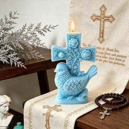 Verzierung Kreuz und Taube Kerze