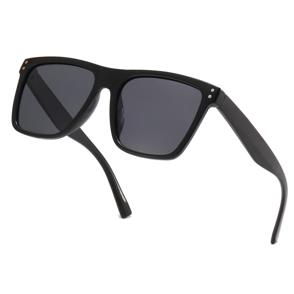 Damen Modische Sonnenbrille mit modernem, mattem Rahmen Brehn