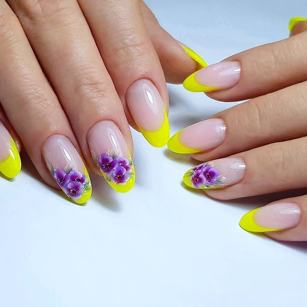 Kunstnägel mit Verspieltem Blumen- und Farbverlauf-Design Brehn