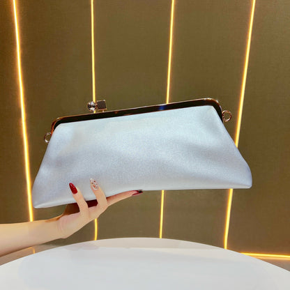 Stilvolle Satin Abend Clutch