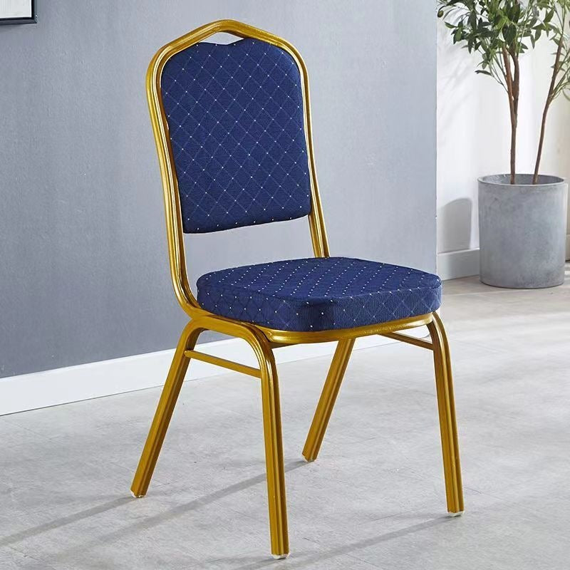 Eleganter gepolsterter Essstuhl mit goldenen Rahmen Brehn