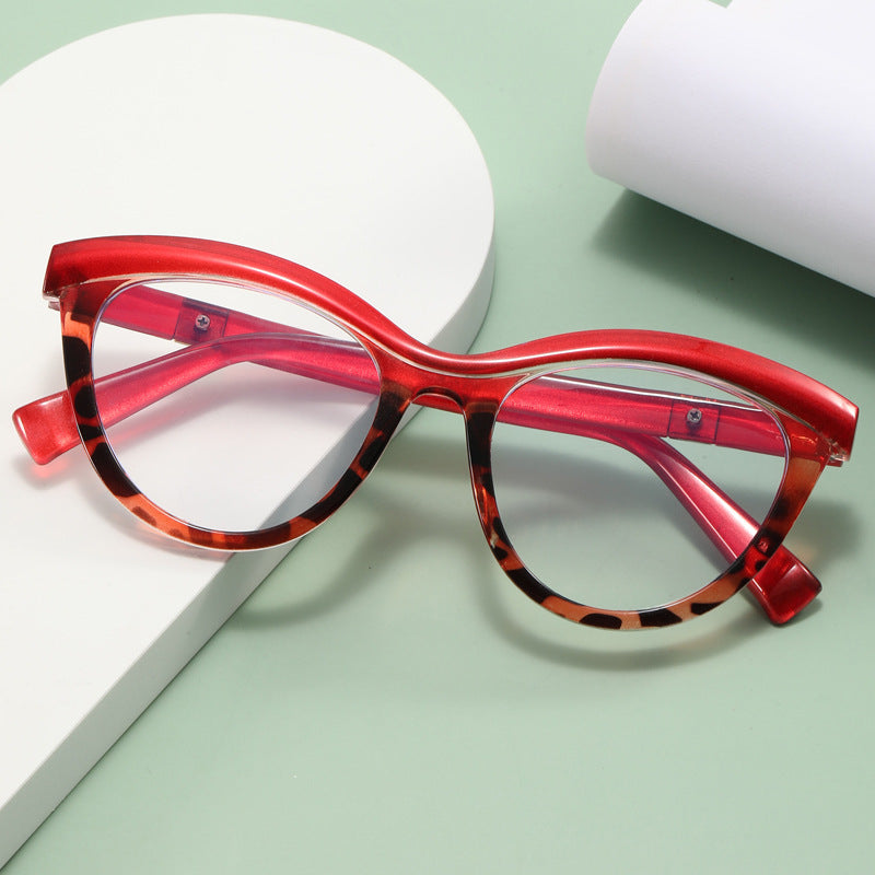 Damen Cat-Eye Brille mit feinem Rahmen und eleganten Akzenten Brehn