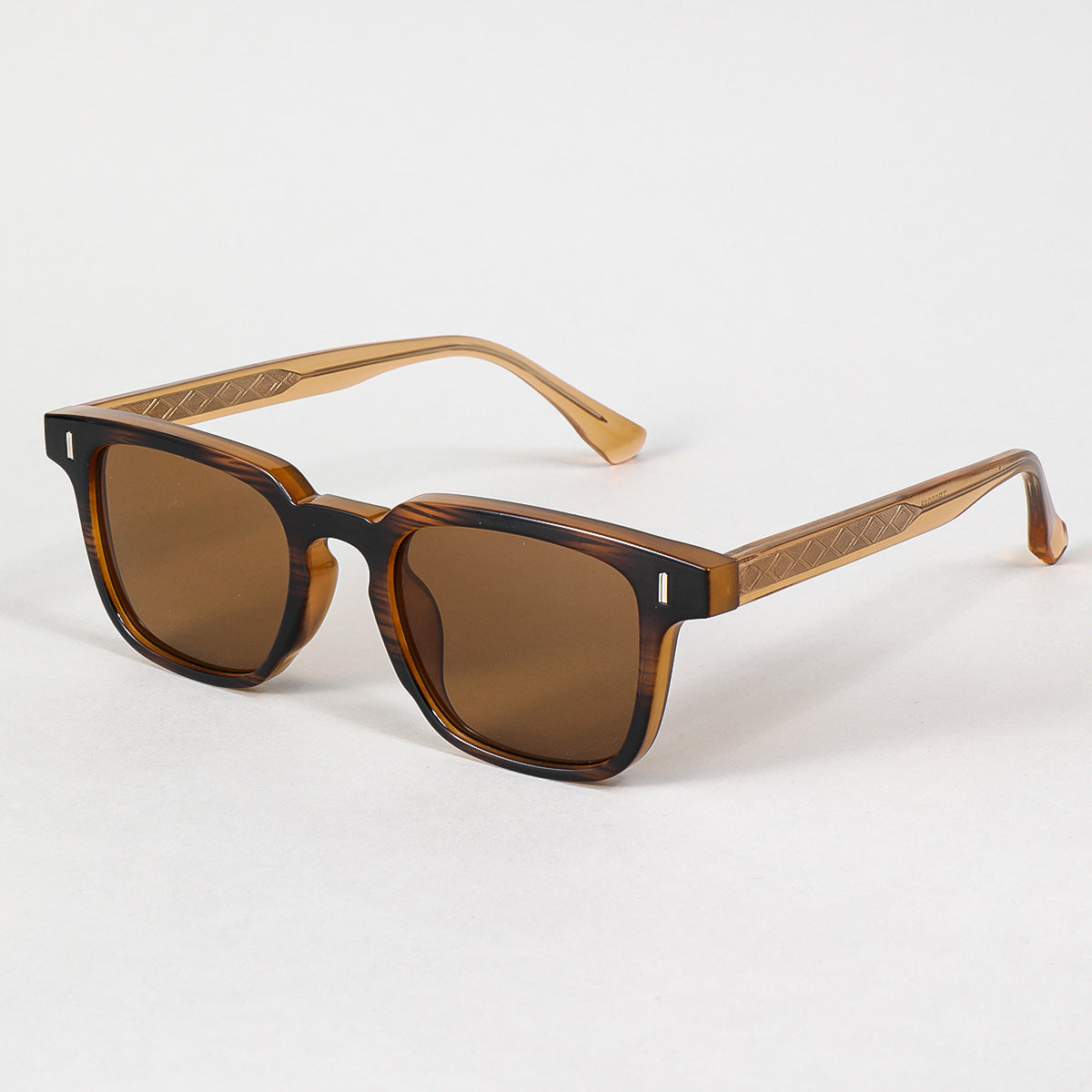 Damen Sonnenbrille im modernen statement Stil mit verstärktem Rahmen Brehn