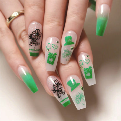 Kunstvolle Gel-Nägel mit elegantem Floral-Design und Glitzerakzenten Brehn