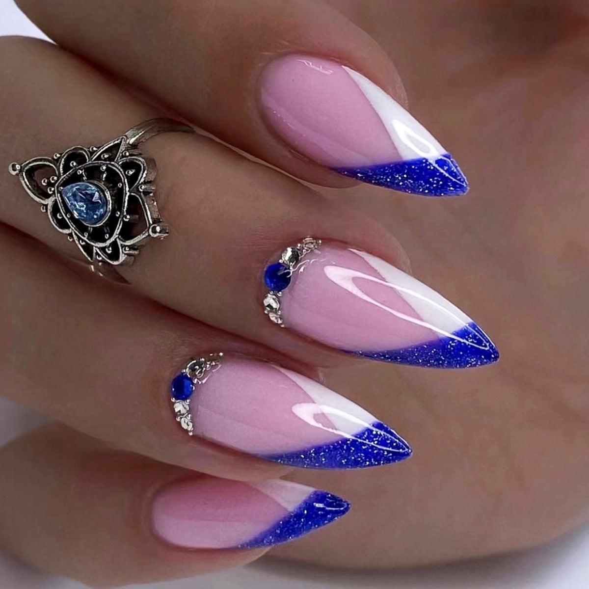 Glamouröse Stiletto-Nagelkunst-Design