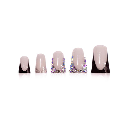 Elegante mit Strass veredelte Nagelverlängerungen Brehn