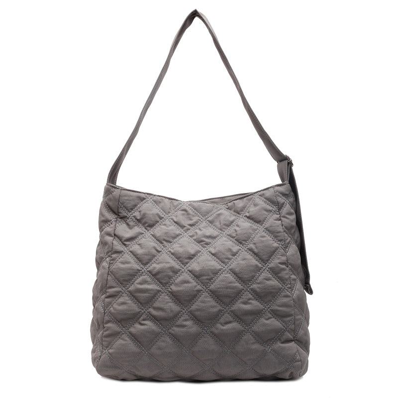 Gestepptes Weiches Stoff Schultertasche Brehn
