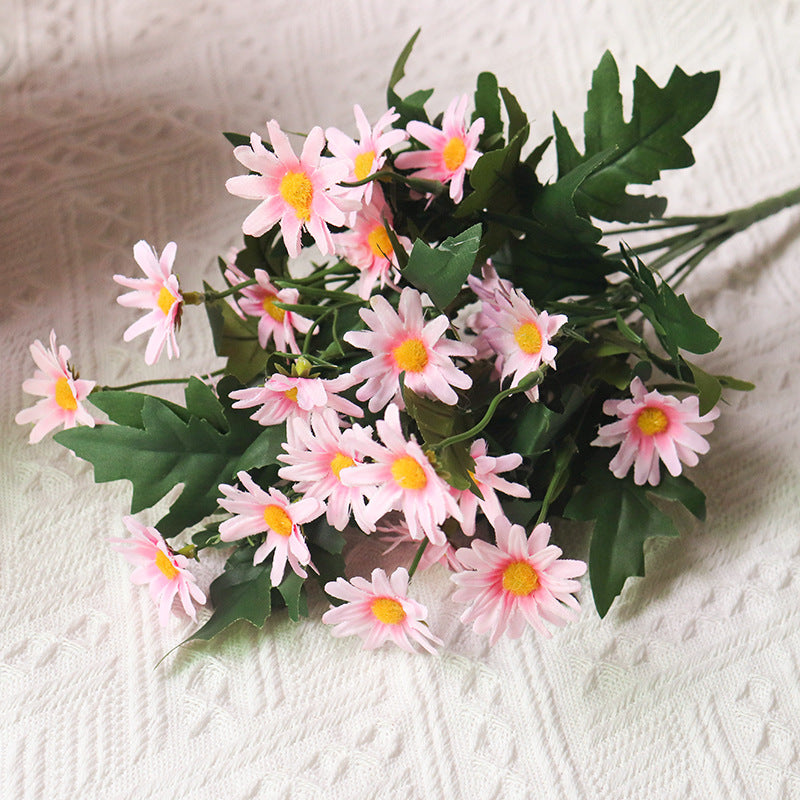 Lebensechter Blumenstrauß