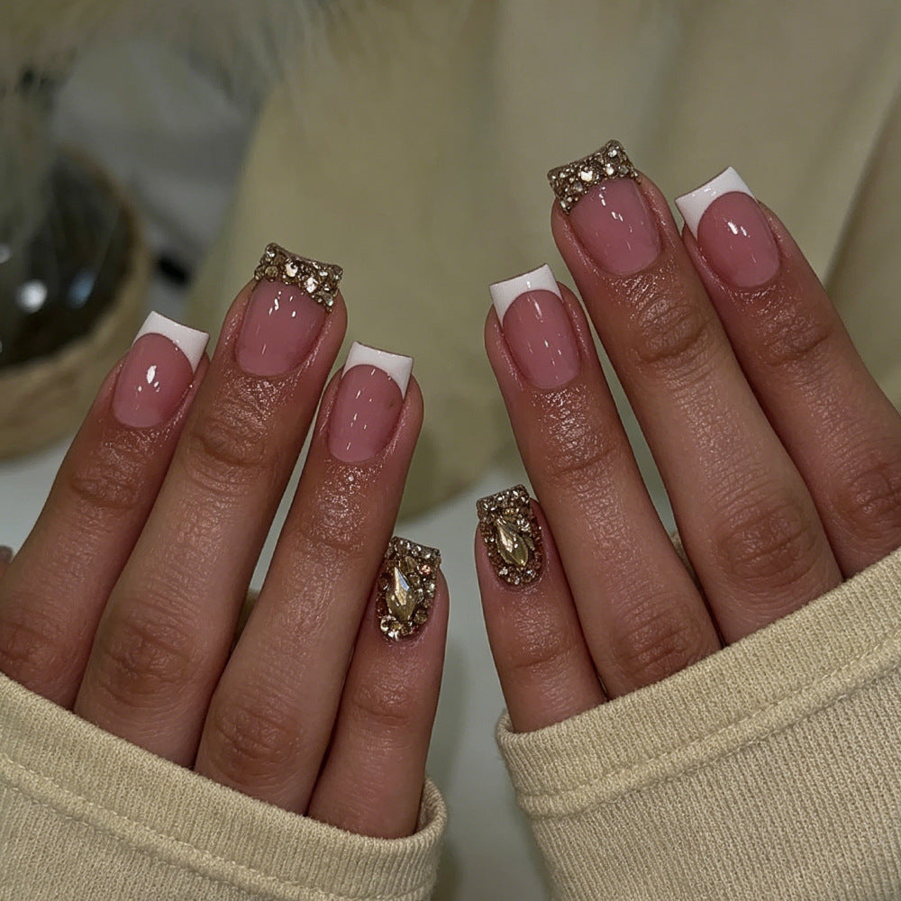 Elegante dekorative Press-On Nagelkunst Brehn