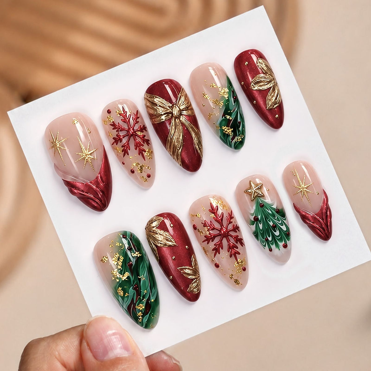 Kunstnagelset mit festlichen Motiven Brehn