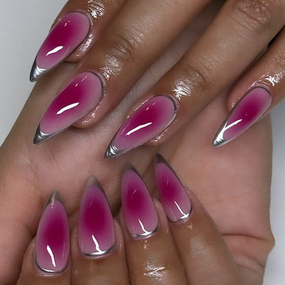 Kunstvolle Stiletto-Nägel mit Ombre-Effekt und Glanz Brehn