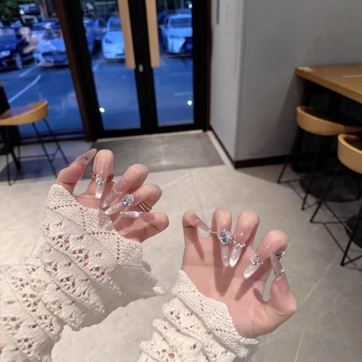 Glamouröse dekorative Press-On-Nagelverlängerungen