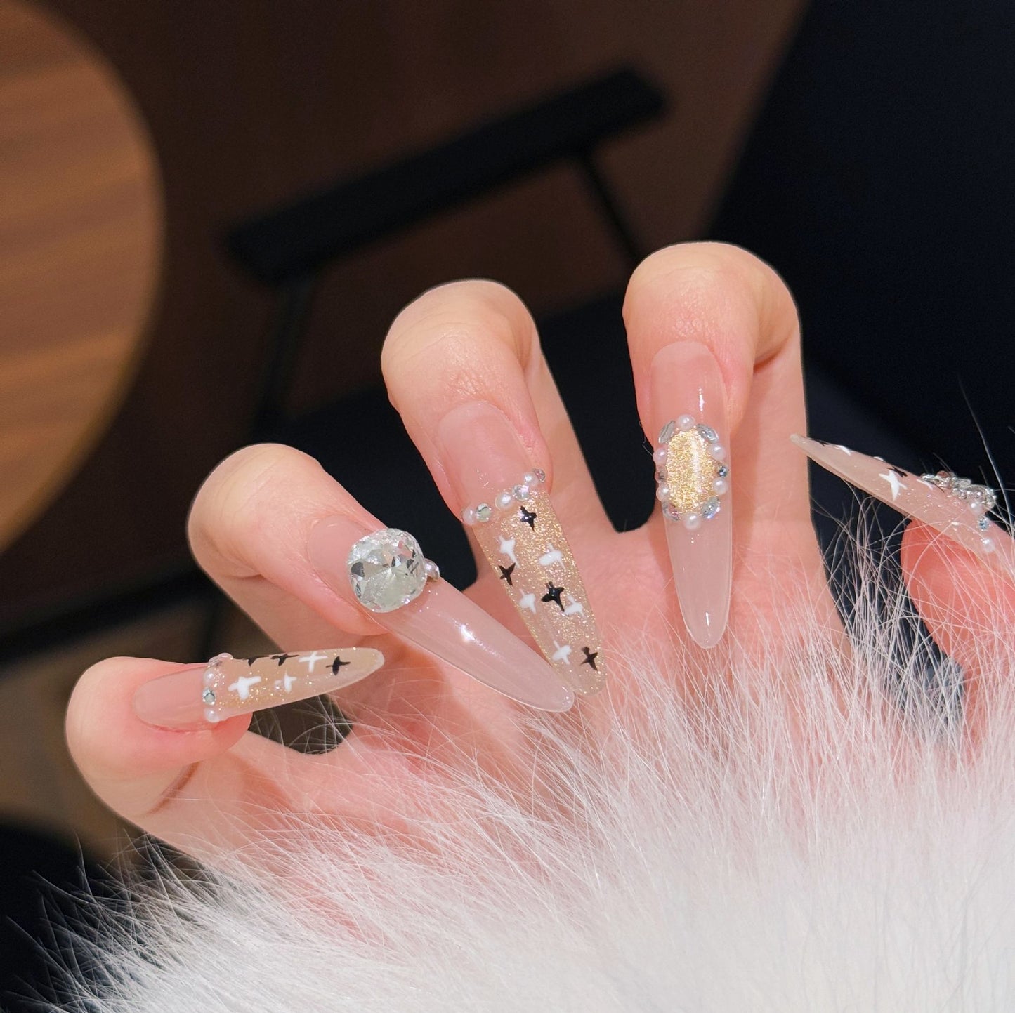 Künstlerische Premium Detaillierte Press-On Nagelkunst Brehn