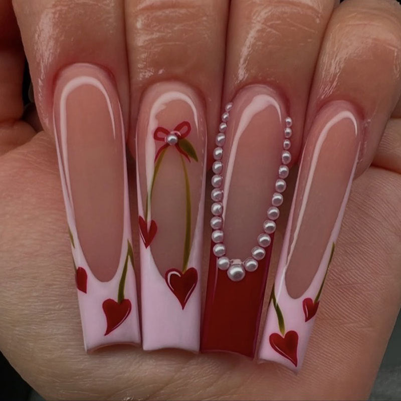 Künstlerisches Press-On Nageldesign