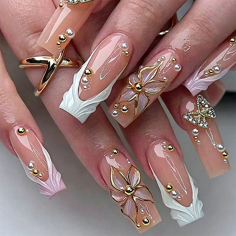 Kunstvolle Nagelspitzen mit Herbstmotiven Brehn