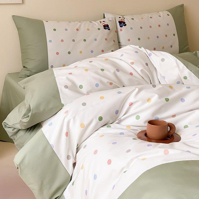 Kinderbettwäsche-Set aus feinem Baumwoll-Mix mit pastellfarbenem Pünktchenprint und Teddy-Applikation