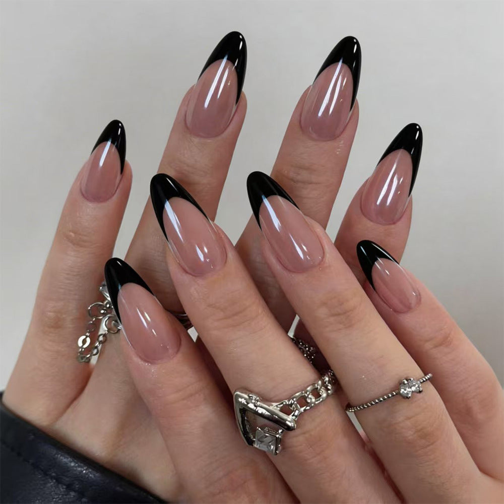 Elegante Kunstnägel mit Modernen Stiletto-Spitzen Brehn