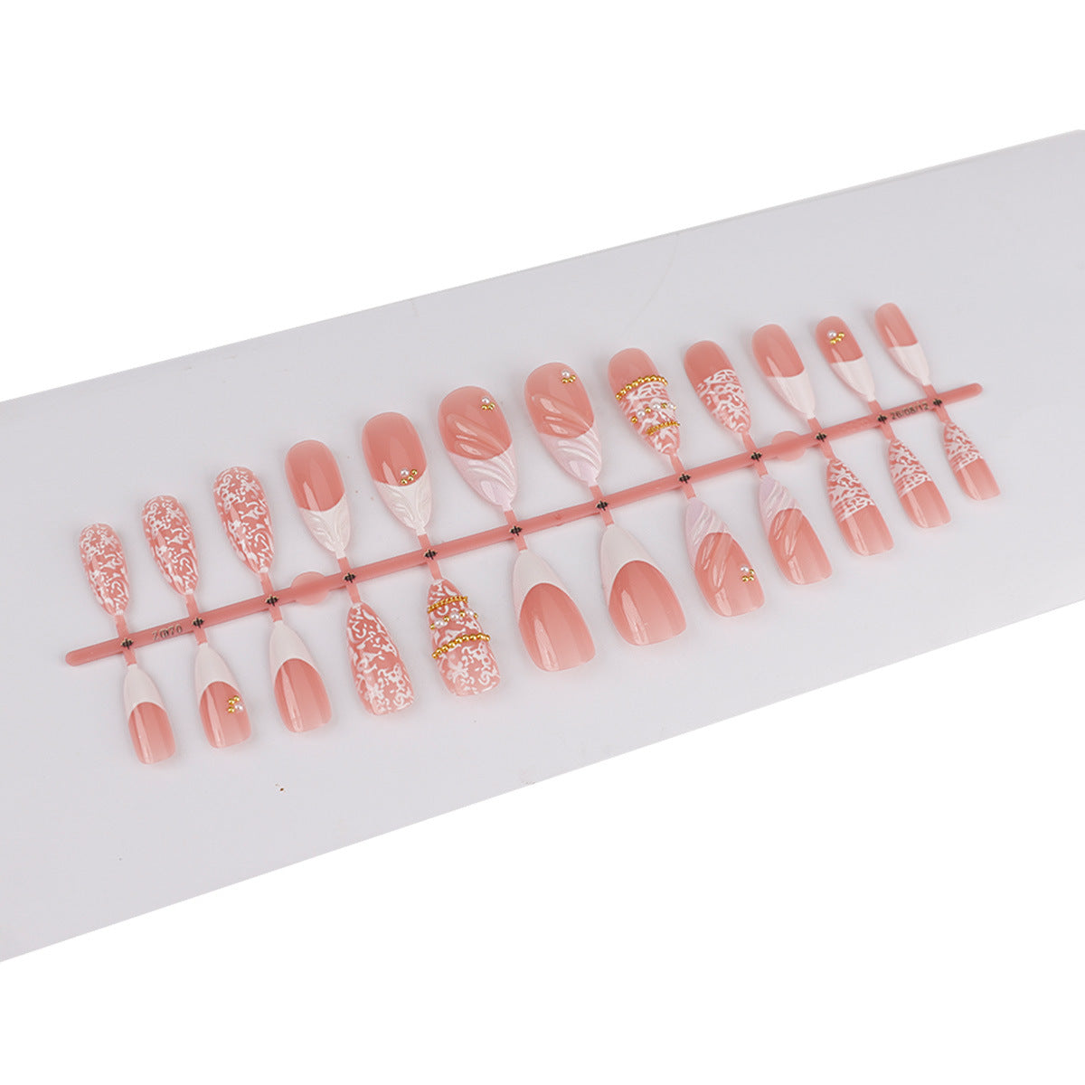 Dekoratives Luxuriöses Press-On Nageldesign
