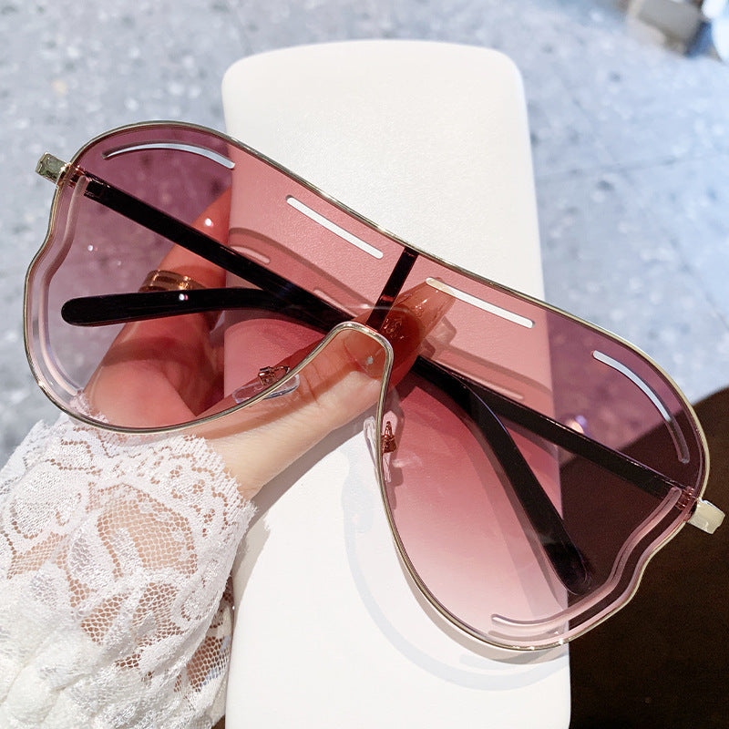 Damen Sportliche Oversized-Sonnenbrille im einzigartigen Design Brehn