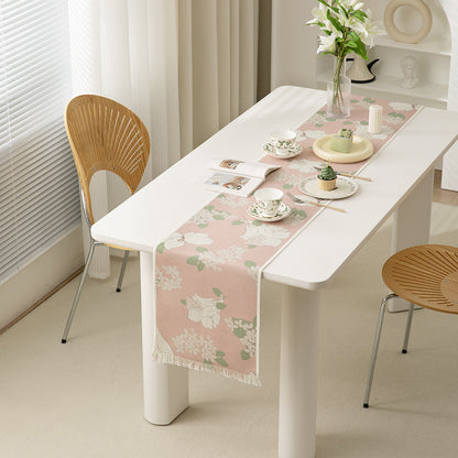 Gewebter Tischläufer mit floralem Jacquardmuster und Fransensaum Brehn