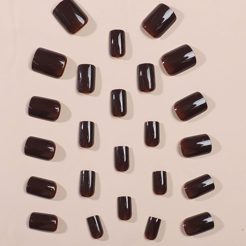 Glänzendes Press-On-Nagelset mit funkelndem Finish Brehn