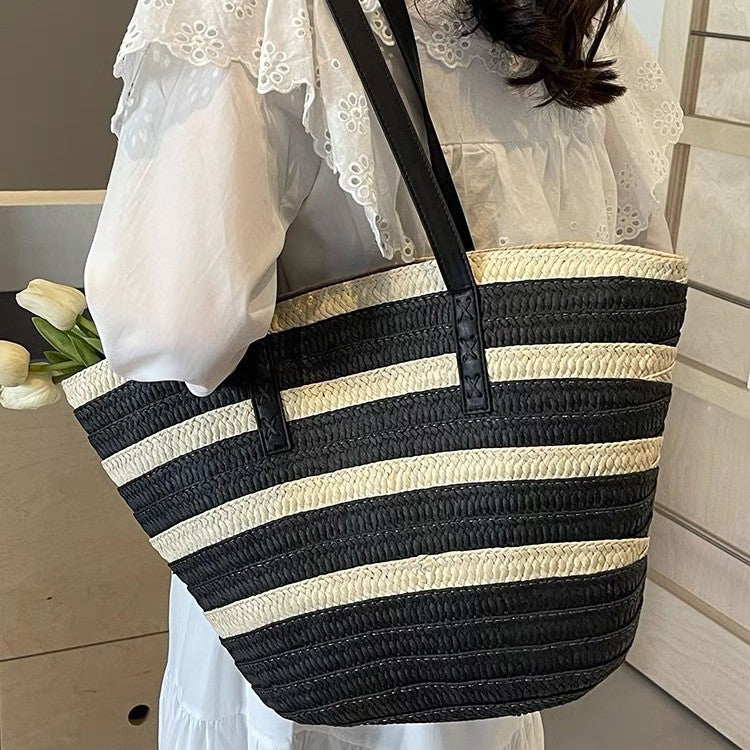 Stilvolle Strandtasche mit Ledergriffen Brehn