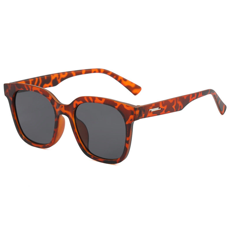 Damen Sonnenbrille mit modernem, eckigem Kunststoffrahmen Brehn