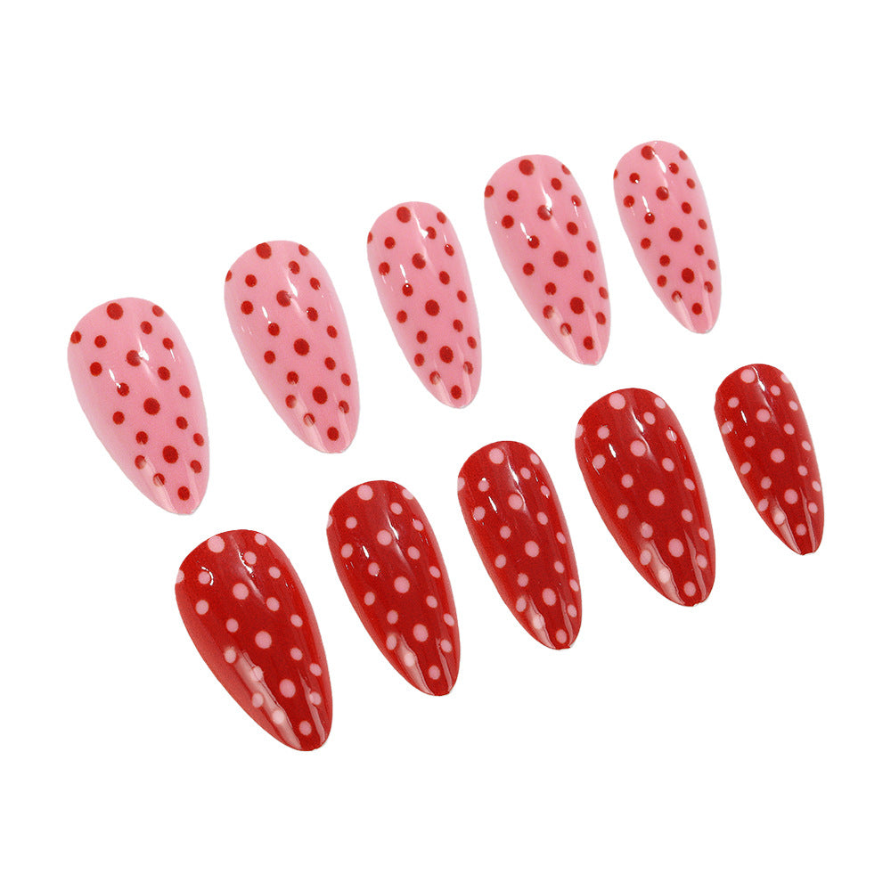 Kunstnägel mit trendigem Polka Dot Design Brehn