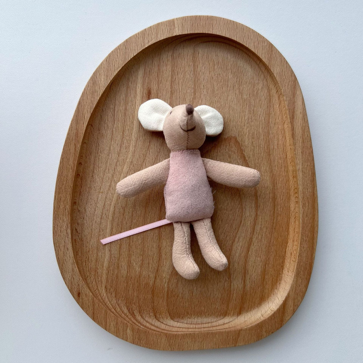 Miniatur Artisan Stoffmaus Puppe mit Flügelcape