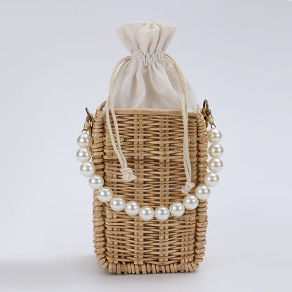 Damen Handtasche aus geflochtenem Material mit Perlenakzenten Brehn