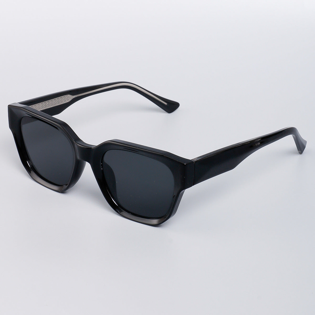 Damen Sonnenbrille im stilvollen, kantigen Design mit UV-Schutz Brehn