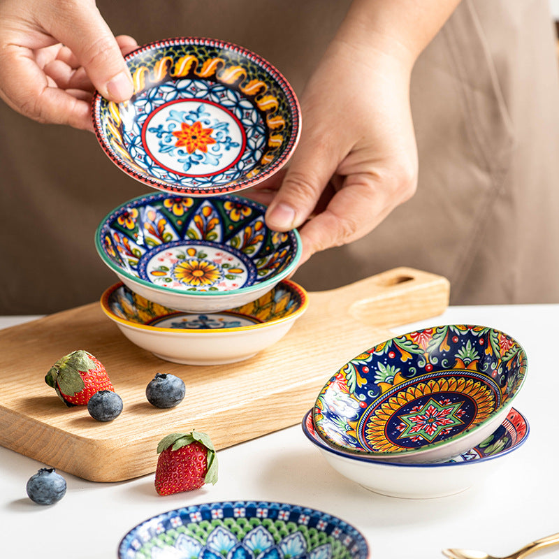 Bunte dekorative Salatschalen