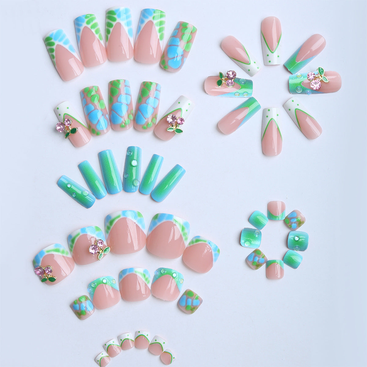 Kunstvolle Nagelverlängerung mit Glitzerakzenten Brehn