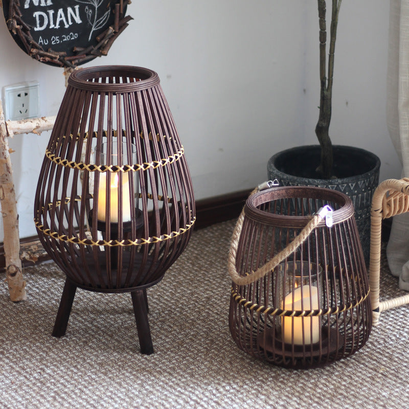 Stilvolle Laterne aus Rattan mit Holzgestell Brehn