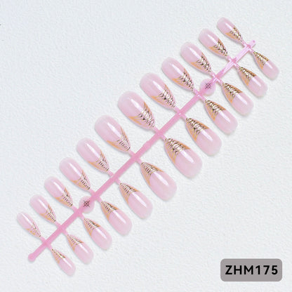 Elegante Press-On Nagelspitzen mit goldenen Details Brehn
