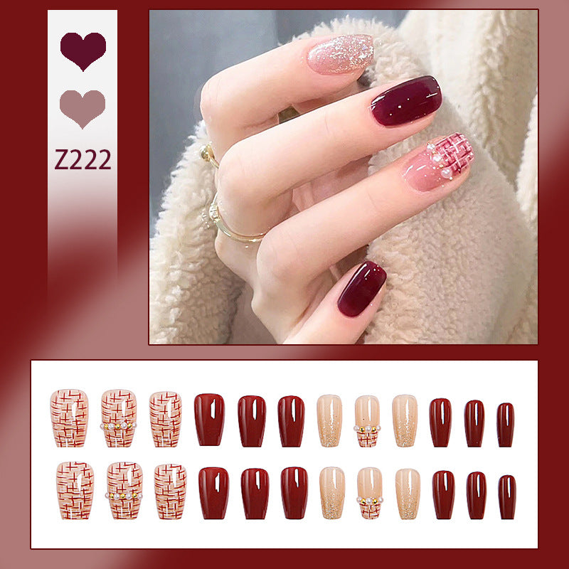 Kunstnagelset mit glamourösen Glitzer- und Texturalen Akzenten Brehn