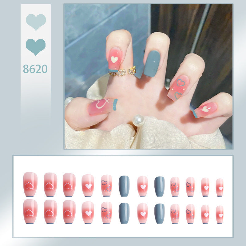 Kunstnagelset mit elegantem French-Tipp und Glitzerakzenten Brehn