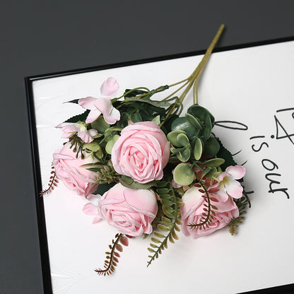 Realistischer Blumengesteck