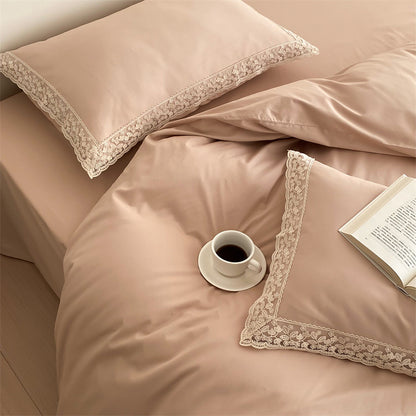 Luxuriöses Satin-Bettwäsche-Set mit feiner Spitzenkante