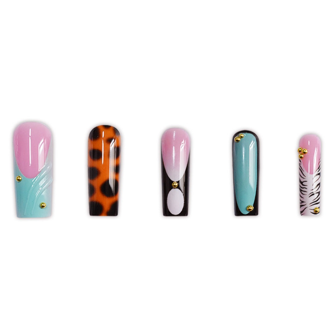 Künstlerisches Press-On Nagelkunst Set Brehn