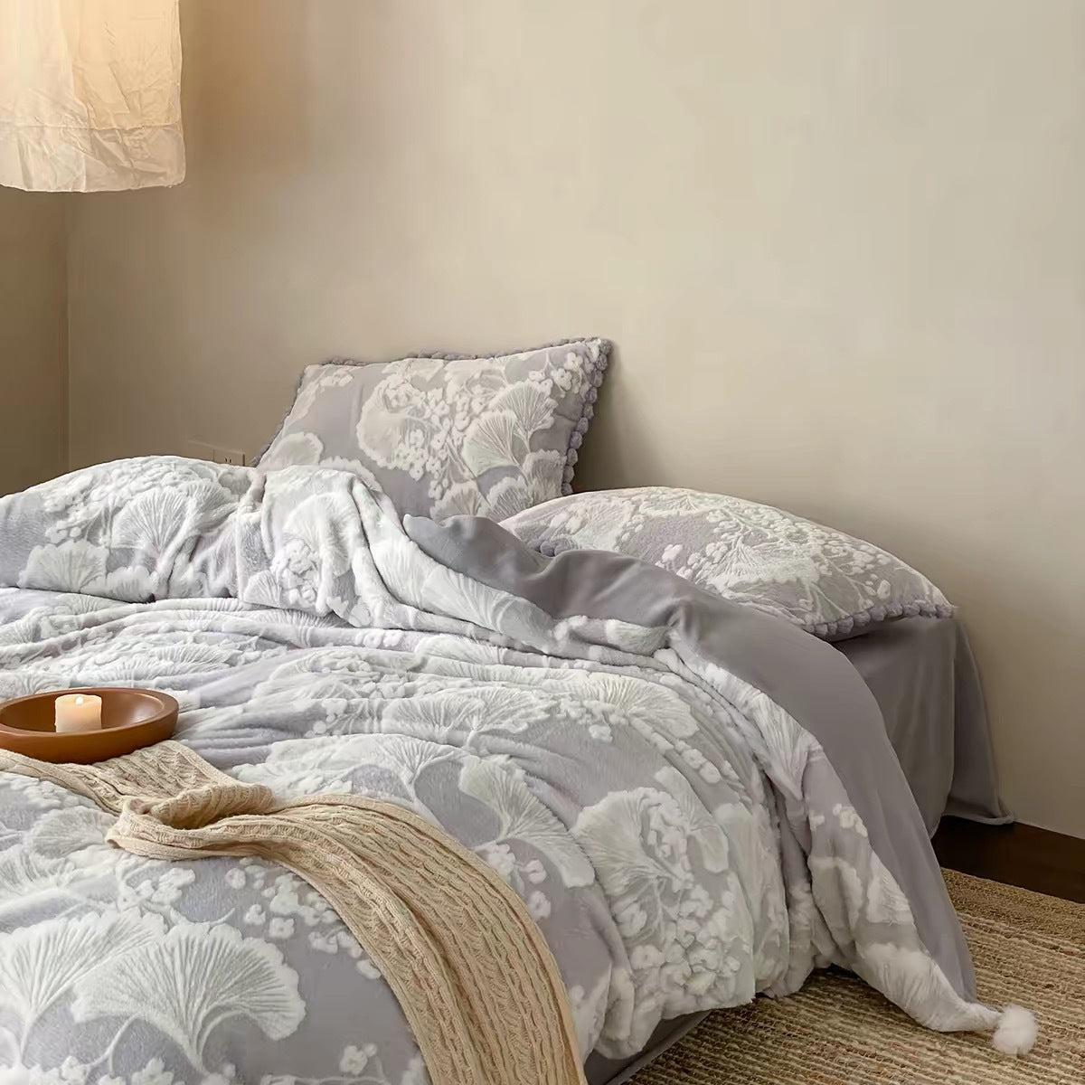 Geplüschtes Chenille Floral Bettbezug Set mit Pom-Pom Besatz
